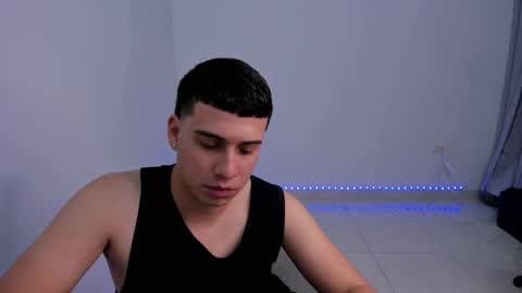 Snapshot of sweetlian_04 chatting on January 25, 12:17 am Lian online show from January 25, 12:17 am