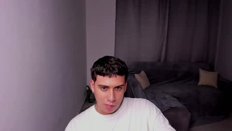 Snapshot of sweetlian_04 chatting on February 23, 9:00 am Lian online show from February 23, 9:00 am