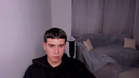 Snapshot of sweetlian_04 chatting on February 24, 8:06 am Lian online show from February 24, 8:06 am