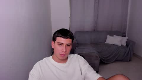 Snapshot of sweetlian_04 chatting on February 28, 8:53 am Lian online show from February 28, 8:53 am