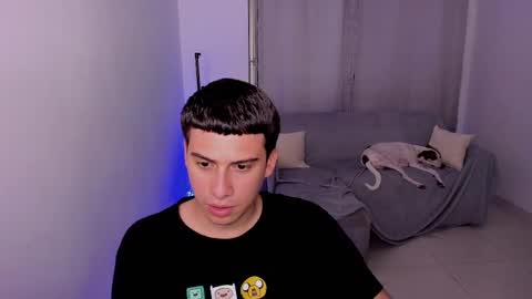 Snapshot of sweetlian_04 chatting on March 4, 8:02 am Lian online show from March 4, 8:02 am