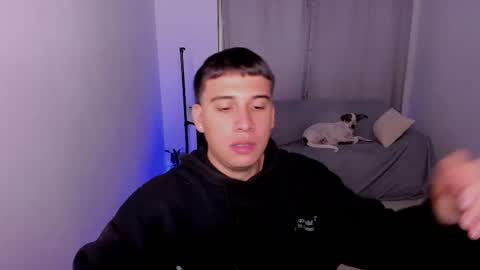 Snapshot of sweetlian_04 chatting on March 5, 10:44 am Lian online show from March 5, 10:44 am