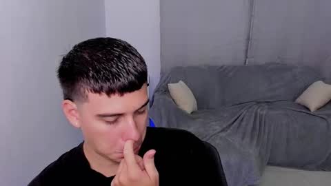 Snapshot of sweetlian_04 chatting on March 7, 2:46 am Lian online show from March 7, 2:46 am