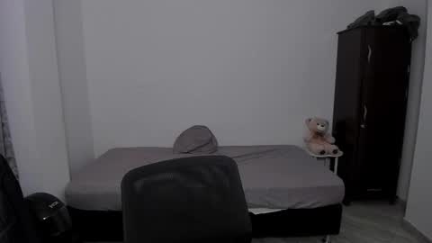 Snapshot of sweetlian_04 chatting on February 4, 2:06 am Lian online show from February 4, 2:06 am