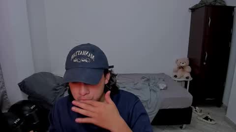 Snapshot of sweetlian_04 chatting on February 19, 2:40 am Lian online show from February 19, 2:40 am