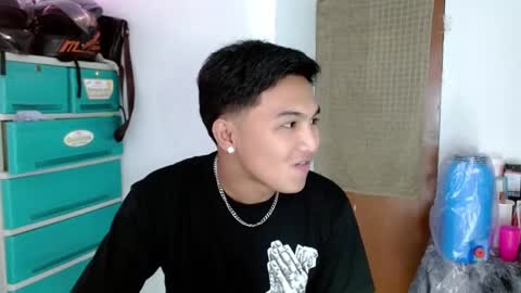 Lilly online show from December 15, 2:27 pm