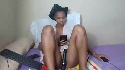 Snapshot of sweetlipss_ chatting on November 14, 9:02 pm sweetlipss_ online show from November 14, 9:02 pm