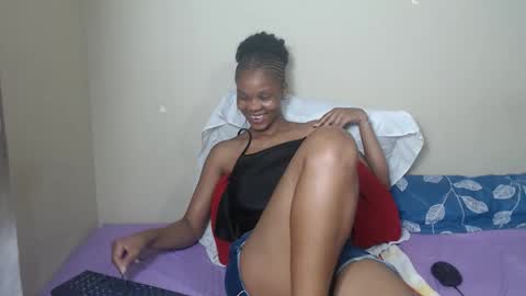 Snapshot of sweetlipss_ chatting on December 14, 8:13 pm sweetlipss_ online show from December 14, 8:13 pm