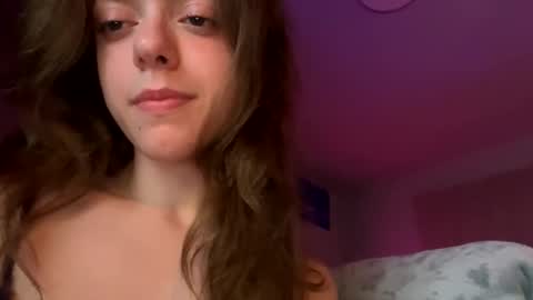 Snapshot of sweetmarie223 chatting on April 16, 4:35 am sweetmarie223 online show from April 16, 4:35 am