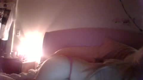 Snapshot of sweetmkb chatting on February 20, 8:38 am Aria online show from February 20, 8:38 am