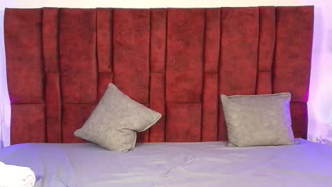 S W E E T  M O R E N A   online show from January 14, 2:12 pm