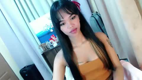 Snapshot of sweetnesstransdiane chatting on December 11, 2:11 pm call me Diane online show from December 11, 2:11 pm