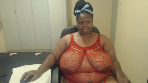 sweetnoziexxx online show from February 14, 12:25 pm