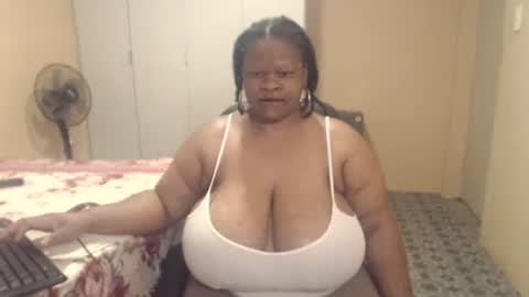 sweetnoziexxx online show from December 14, 3:23 am