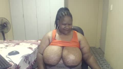 Snapshot of sweetnoziexxx chatting on January 15, 5:12 am sweetnoziexxx online show from January 15, 5:12 am