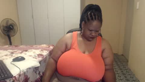 Snapshot of sweetnoziexxx chatting on January 18, 4:27 am sweetnoziexxx online show from January 18, 4:27 am