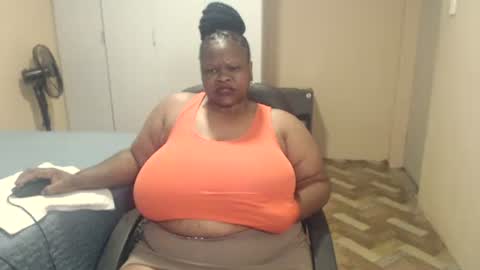 Snapshot of sweetnoziexxx chatting on February 15, 6:54 am sweetnoziexxx online show from February 15, 6:54 am