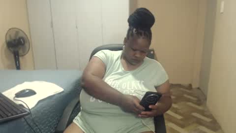 Snapshot of sweetnoziexxx chatting on February 15, 6:15 pm sweetnoziexxx online show from February 15, 6:15 pm