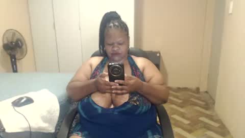 Snapshot of sweetnoziexxx chatting on February 17, 6:32 am sweetnoziexxx online show from February 17, 6:32 am