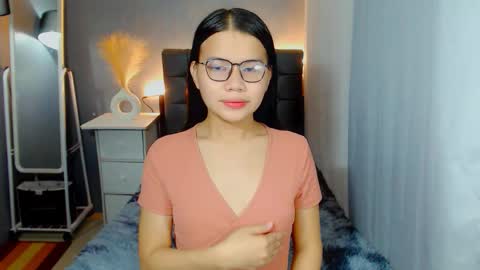 Snapshot of sweetnwildts chatting on October 9, 1:47 am Ghena online show from October 9, 1:47 am