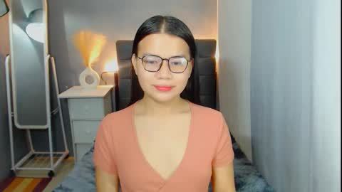 Snapshot of sweetnwildts chatting on November 22, 4:33 am Ghena online show from November 22, 4:33 am