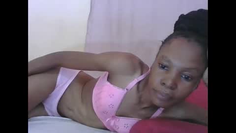 Snapshot of sweetpetite254 chatting on January 17, 2:44 pm ESTHER online show from January 17, 2:44 pm