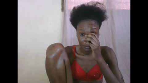 Snapshot of sweetpetite254 chatting on February 2, 6:23 am ESTHER online show from February 2, 6:23 am