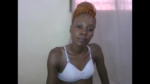 Snapshot of sweetpetite254 chatting on February 5, 7:02 am ESTHER online show from February 5, 7:02 am