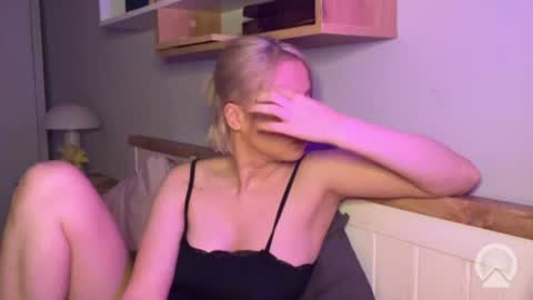 sweetpunisher1 online show from July 13, 9:39 pm