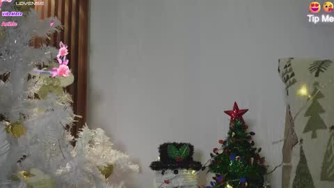 Snapshot of sweetpussyhot_ chatting on December 3, 9:51 am Hello Welcome Im here from WEDNESDAY to SUNDAY 430am to 830am and 3 to 7 timeMONDAY and TUESDAY i rest online show from December 3, 9:51 am