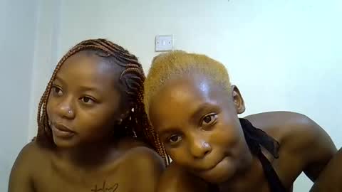 Snapshot of sweetrall chatting on February 16, 11:45 pm Lilly online show from February 16, 11:45 pm