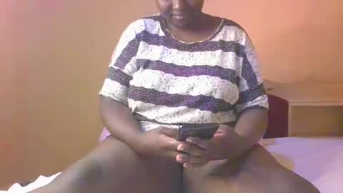 Rose Watetu online show from February 19, 1:12 am