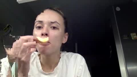 sweetsatalana online show from May 26, 11:23 pm
