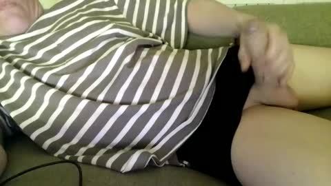 Snapshot of sweetsinner83 chatting on May 22, 9:09 pm sweetsinner83 online show from May 22, 9:09 pm