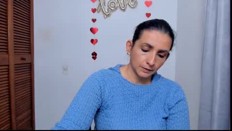 Snapshot of sweetsofia5 chatting on October 26, 2:17 am Sofia online show from October 26, 2:17 am