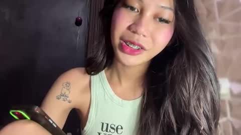 Snapshot of sweetstares chatting on April 12, 2:00 pm yanny online show from April 12, 2:00 pm