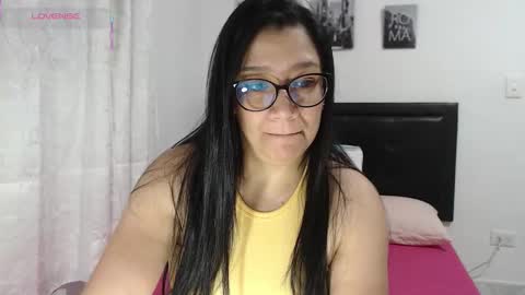 Snapshot of sweetstormi chatting on February 14, 9:39 am Stormi online show from February 14, 9:39 am