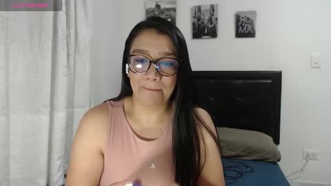 Snapshot of sweetstormi chatting on March 16, 4:40 am Stormi online show from March 16, 4:40 am