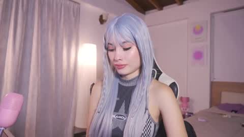 Cat independent model  online show from September 17, 2:02 am