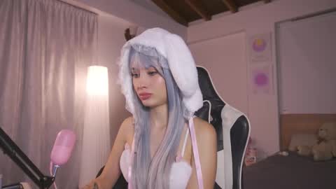 Cat independent model  online show from September 27, 1:43 am