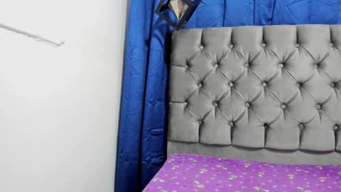 Snapshot of sweett_luna_19 chatting on January 14, 12:44 pm sweett_luna_19 online show from January 14, 12:44 pm