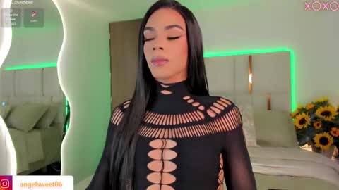 Snapshot of sweett_shinexx chatting on September 28, 4:40 am angel online show from September 28, 4:40 am