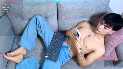 Snapshot of sweettfoxx chatting on January 17, 5:23 am Neffer online show from January 17, 5:23 am