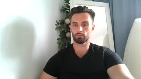 Snapshot of sweettom69 chatting on July 3, 9:27 am Tom online show from July 3, 9:27 am