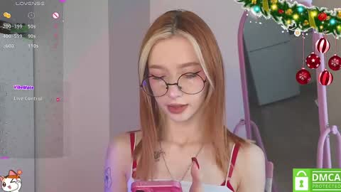 Snapshot of sweetuniporn chatting on January 7, 8:24 am Elis a little vacation Ill be here Saturday my schedules in bio online show from January 7, 8:24 am