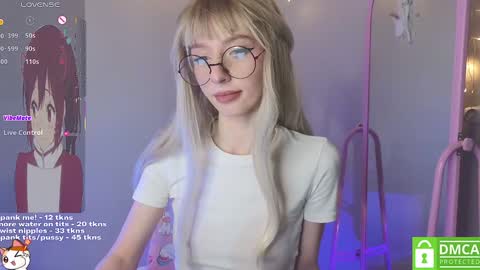 Snapshot of sweetuniporn chatting on February 2, 1:30 pm Elis a little vacation Ill be here Saturday my schedules in bio online show from February 2, 1:30 pm