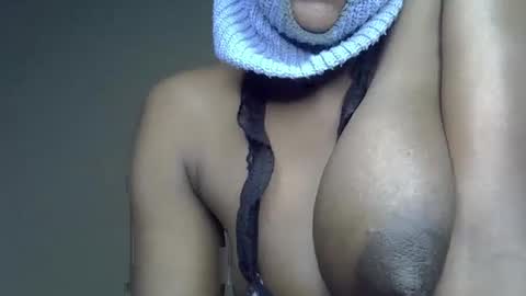 Snapshot of sweetvirgi25 chatting on February 21, 11:55 am loving soul online show from February 21, 11:55 am