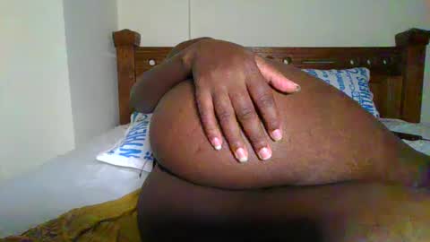 Snapshot of sweetvixen_ chatting on December 3, 10:29 pm Cute vixen online show from December 3, 10:29 pm