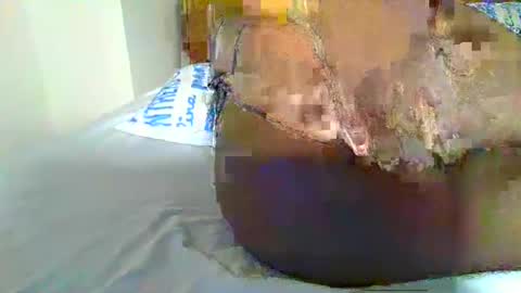 Snapshot of sweetvixen_ chatting on December 4, 3:04 am Cute vixen online show from December 4, 3:04 am