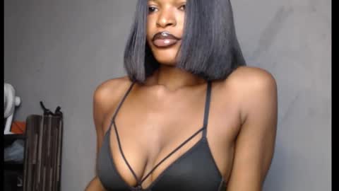 Snapshot of sweetxxboobsx chatting on March 5, 12:12 pm sweetxxboobsx online show from March 5, 12:12 pm